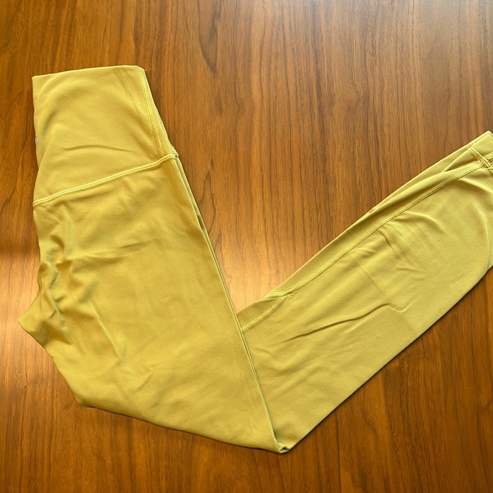 Green Lululemon leggings, size 2, align 25”
